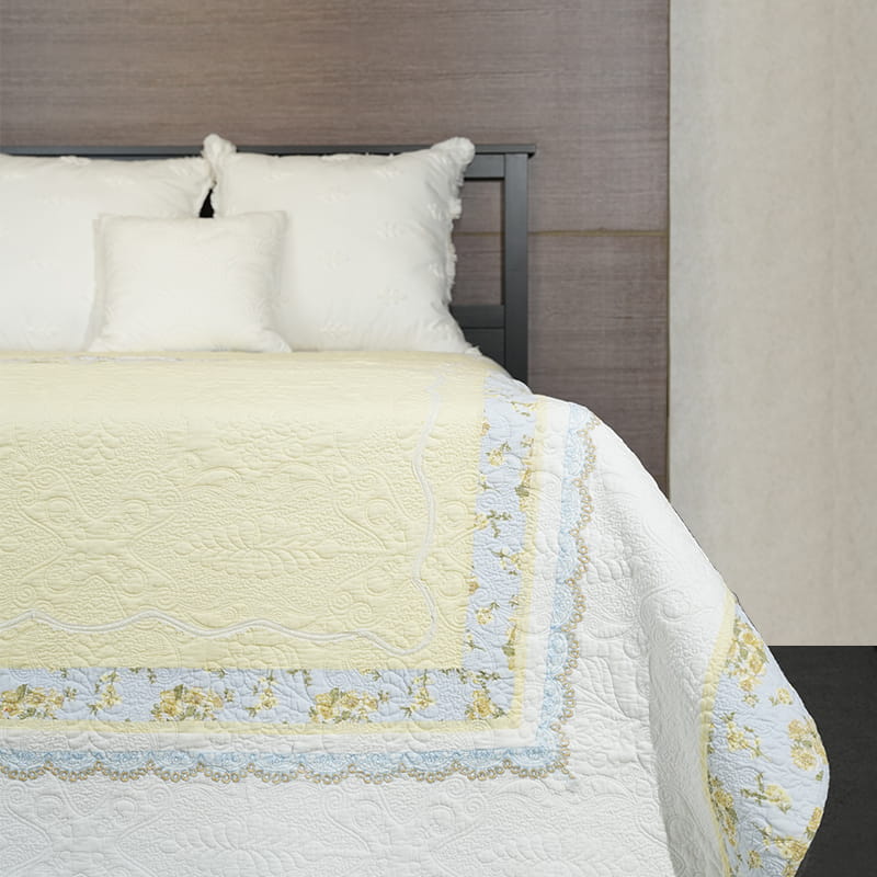 Broderat Patchwork Quilt Set