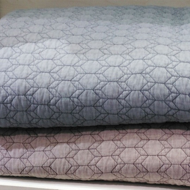 Vilka är underhållstipsen för Solid Microfiber Quilt Set?